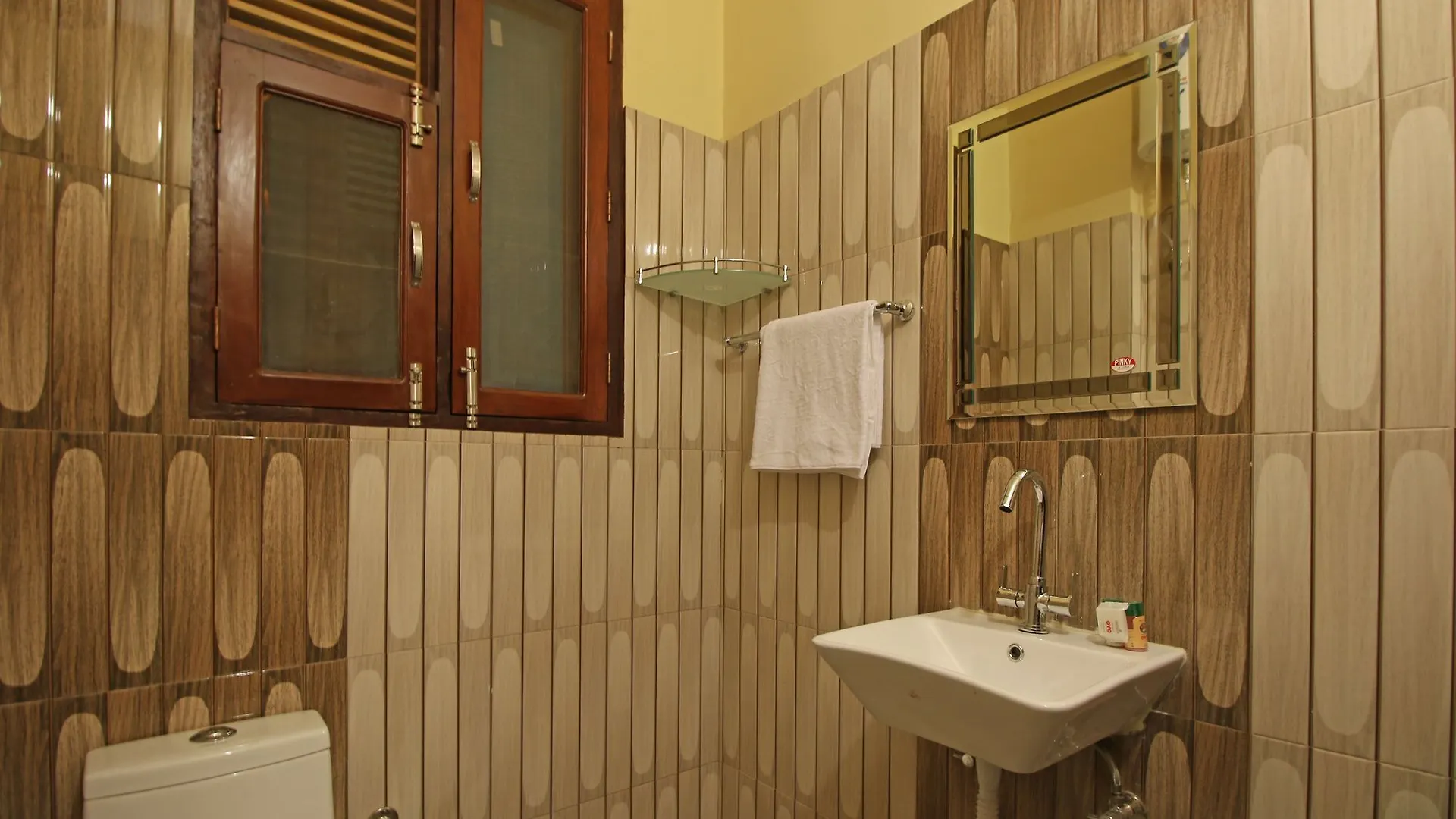 Oyo 4814 Vatika Residency 호텔 구르가온 3*,